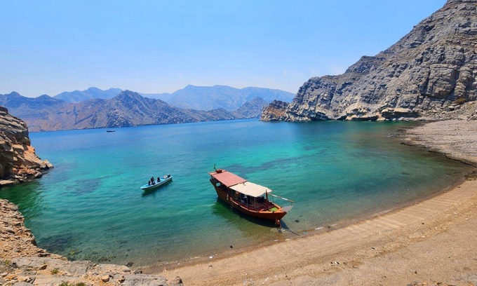 Khasab Boat Rental | Overnight Camping at Dhow with Dolphin Watching, Snorkeling Telegraph Island
