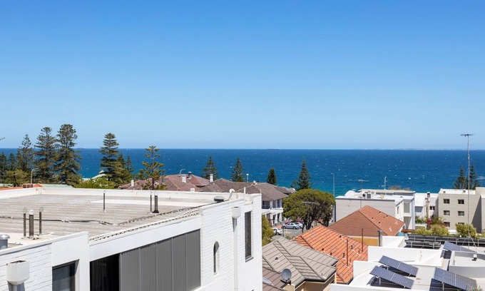 Cottesloe Apartment | Overton Gardens Apartment