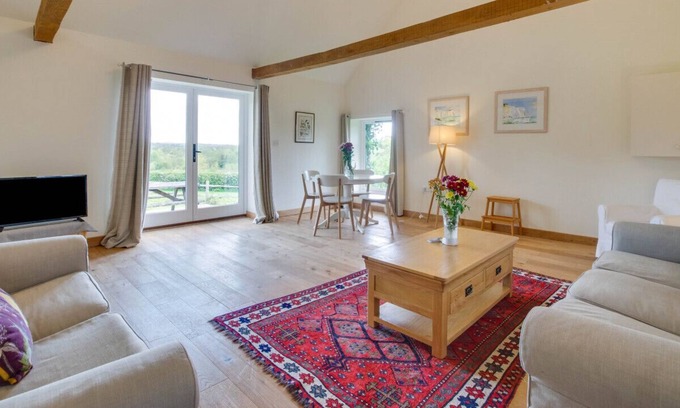 Sedlescombe House | Owl Barn - Two Bedroom House, Sleeps 4
