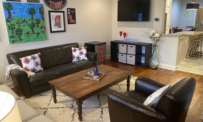 Oxford Condo | Oxford Condo - Minutes from Campus and the Square