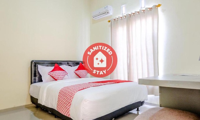 Malang Hotel | OYO 1165 Cakalang Residence Syariah