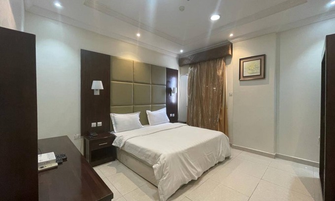 Al Kura Hotel | OYO 671 Dar Lavina Obhur Serviced Uints