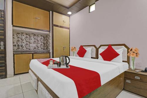 Rohini Hotel | OYO 90274 Hotel Knight Inn