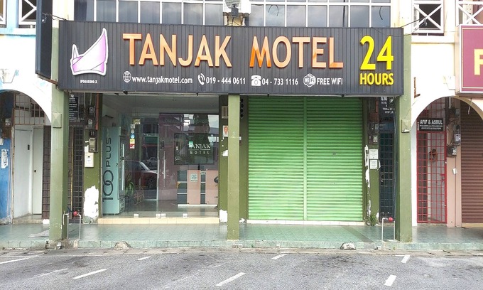 Kampung Pumpong Hotel | OYO 90937 Tanjak Hotel