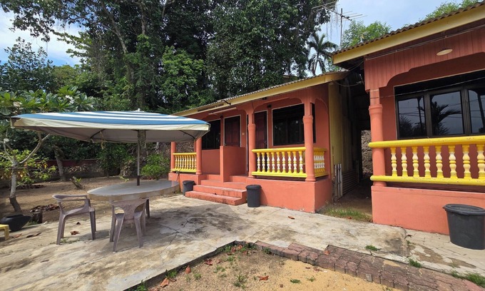 Kampung Kijing Hotel | OYO 91042 Kamal Guest House Marang