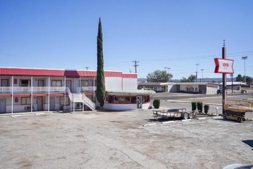 Alpine Hotel | OYO Alpine TX near Big Bend National Park