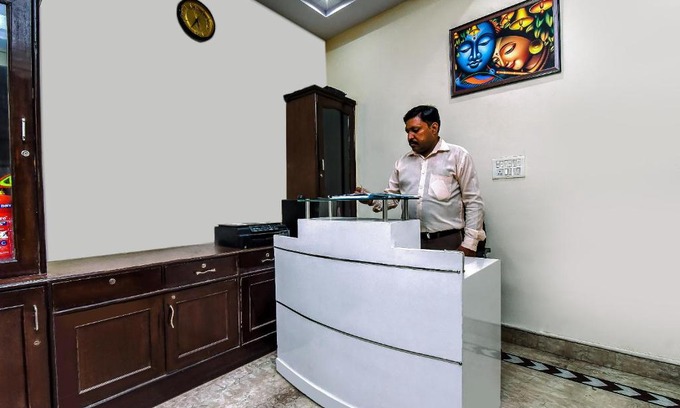 Rohini Hotel | OYO Florence Residency Near M2K Cinemas Rohini