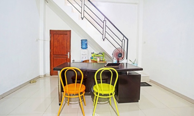 Krui Hotel | OYO Life 90587 Domen Homestay Syariah