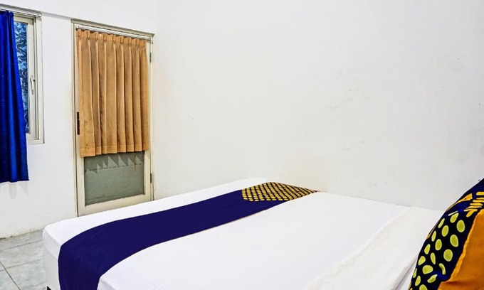 Sedati Hotel | OYO Life 91718 Kost Damai Syariah