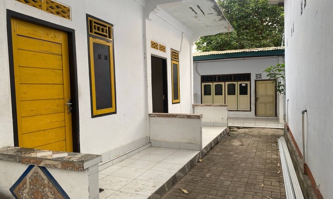 Tanjung Hotel | OYO Life Kos Bu Luh Mangku