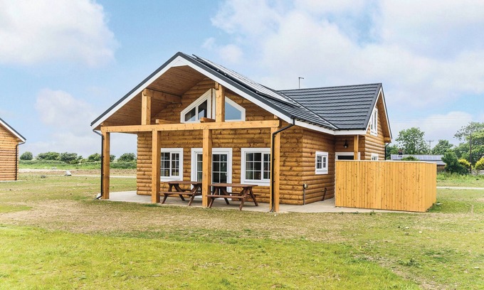 Hornsea Ski Chalet | Oystercatcher Lodge Pet