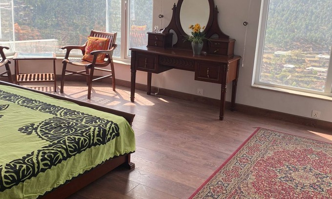 Murree House | OZBAN Villa Master Suite for a family of 4