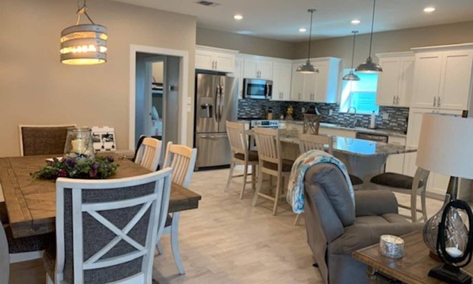 Port O Connor House | P.O.C TASTEFUL BARNDO- BRING BOAT AND FAMILY! PERFECT LOCATION!