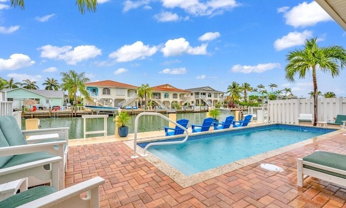 Key Colony Beach House | P17 - Charming 3 Bedroom 2 Bath Duplex With Private Pool And Deep Water.