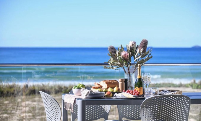 Wooli House | Pacific Dawn on the Beach One