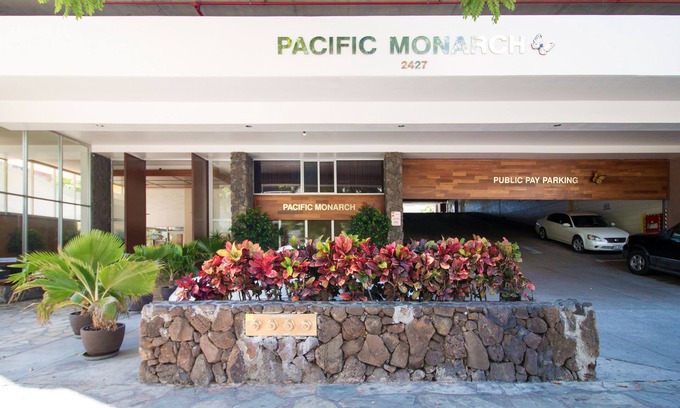 Waikiki Apartment | Pacific Monarch - 1 BR - Ocean & City Views
