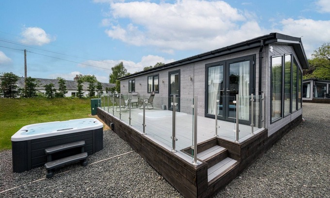 Perth Cottage | Paddock Lodges| Deluxe 3 Bed(Accessible) Chalet