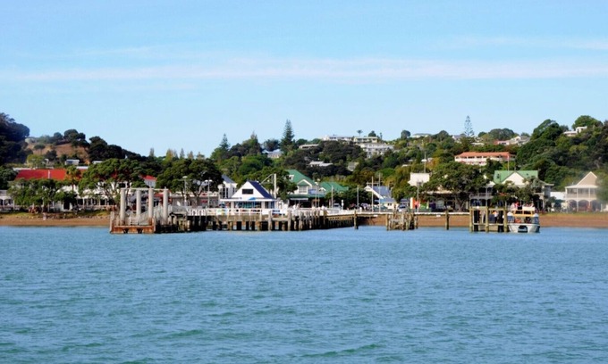 Paihia Apartment | Paihia waterfront unit for weekly rental