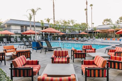 Thousand Oaks Hotel | Palm Garden Hotel