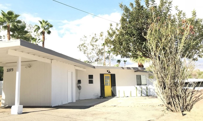 Araby Cove House | Palm Springs Araby Cove House with Dipping Pool