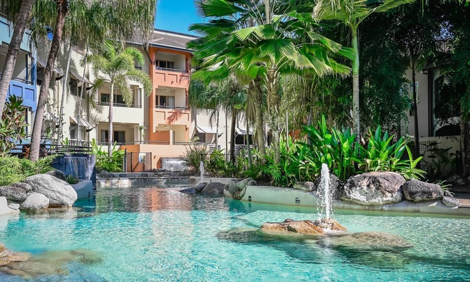 Westcourt Apartment | Palma Cairns- Resort 9 Pools Gym