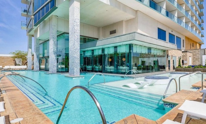 Las Vegas Apartment | Palms place residence deluxe condo with Pool & Gym