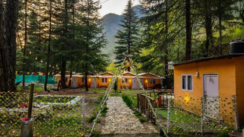 Kasol Hotel | Pandora Riverside Cafe & Stay
