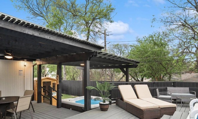 White Rock Hills House | Panoramic 4BR/3B Home with Pool, Grill, Sauna & Game Room