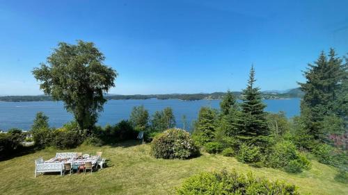 Fanabygda Apartment | Panoramic Fjord View near Bergen