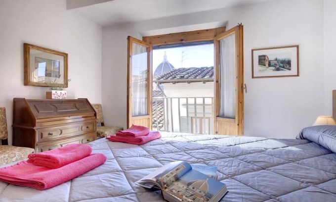 San Lorenzo Apartment | Panoramic Last-Floor with Elevator Historic Center 200 meters from Duomo WIFI