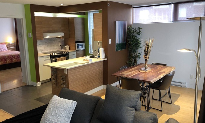 Saint-Laurent Condo | Panoramic View Corner Unit Condos For Family