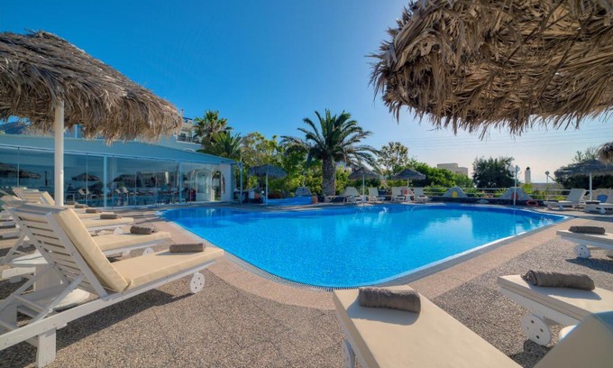 Perivolos Apartment | Pantheon Hotel
