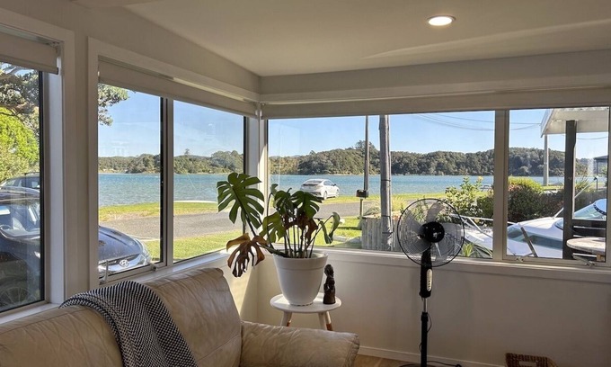 Ngunguru House | Papaka Sunsets - On the rivers shore