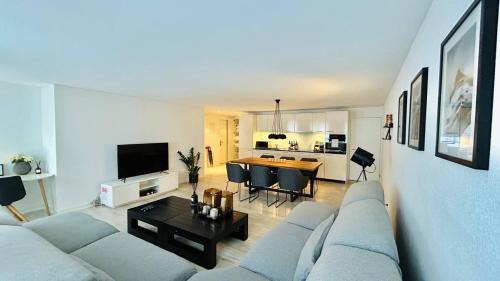 Old Town Apartment | Paradeplatz Apartment by Airhome