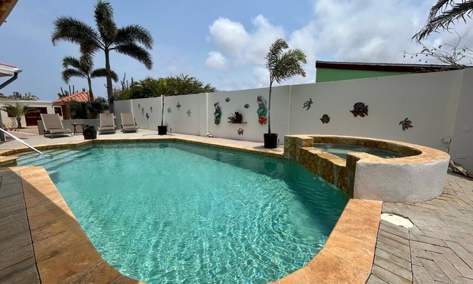 Shiribana Apartment | Paradera Palms Apt. 2