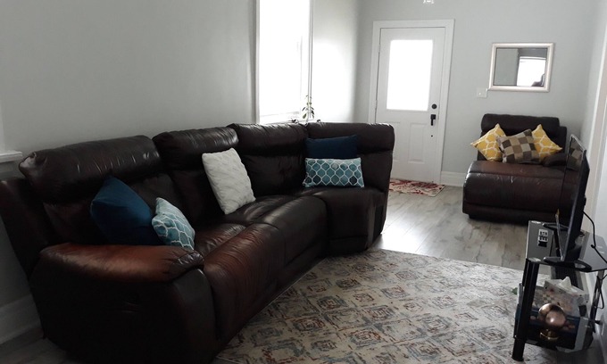Walkerville House | Paradise Home - Your Home Away From Home