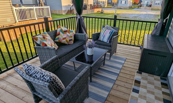 Niagara-on-the-Lake Cottage | Paradise in Niagara-on-the-lakes at Vine Ridge Resorts.