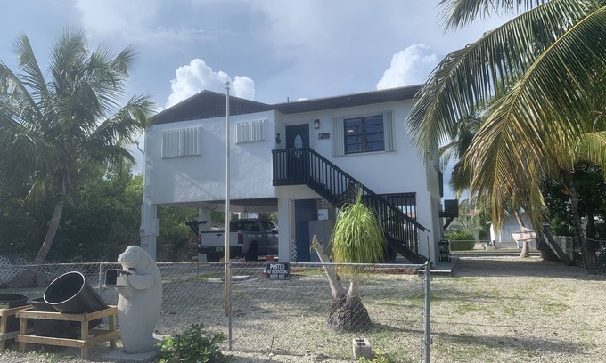 Eden Pines House | PARADISE IN YOUR HANDS