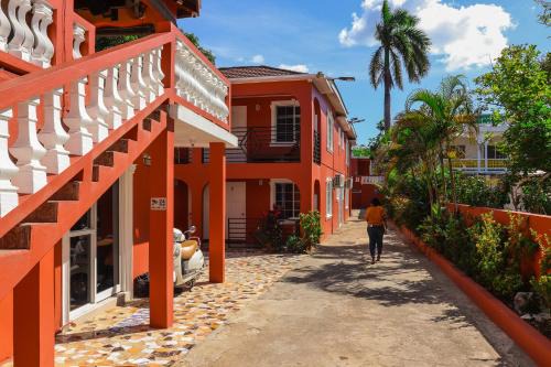 West End Hotel | Paradise On The Rocks Hotel