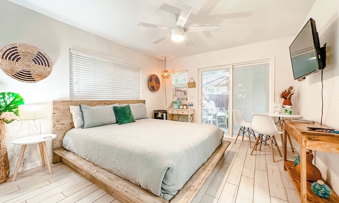 Kailua-Kona House | Paradise palm Studio