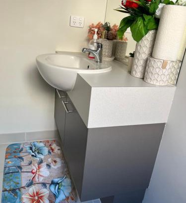 Junction Village House | Paradise pavilion hide away