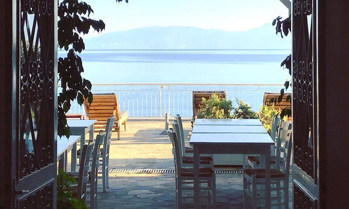 Sarakiniko Hotel | Paradisos