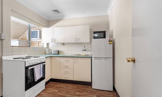 Kangaroo Point Hotel | Paramount Motel