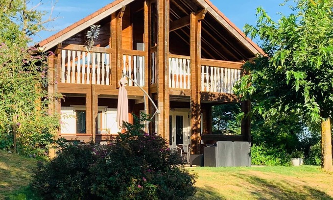 Meilhac Ski Chalet | Parc Naturel Périgord-Limousin, Les Chalets de Meilhac, Pond, Swimming pool and spa