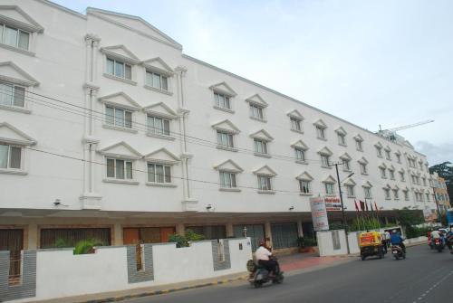 Rajajinagar Hotel | Parijatha Gateway