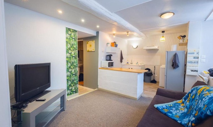 Coligny Apartment | Paris Ain