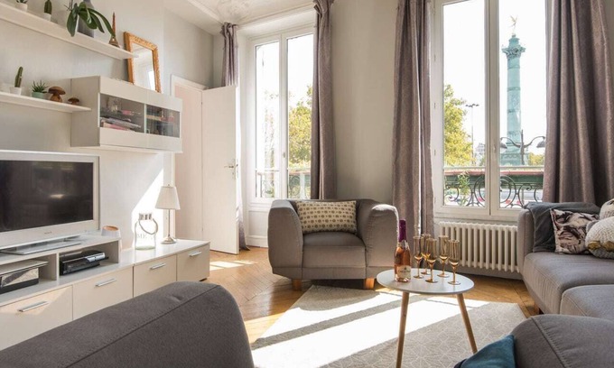 Quartier de la Roquette Apartment | ❤️❤️Paris Center Bastille Magnificient view Flat 3 rooms 2 bedrooms