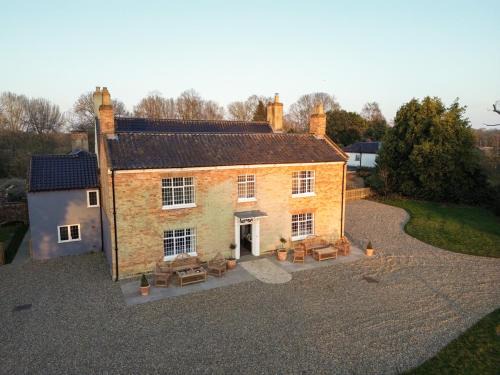 Beccles House | Park Farm House - Georgian Country Retreat