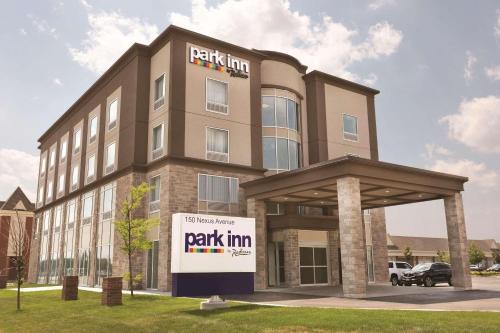 Brampton Hotel | Park Inn by Radisson Brampton, ON