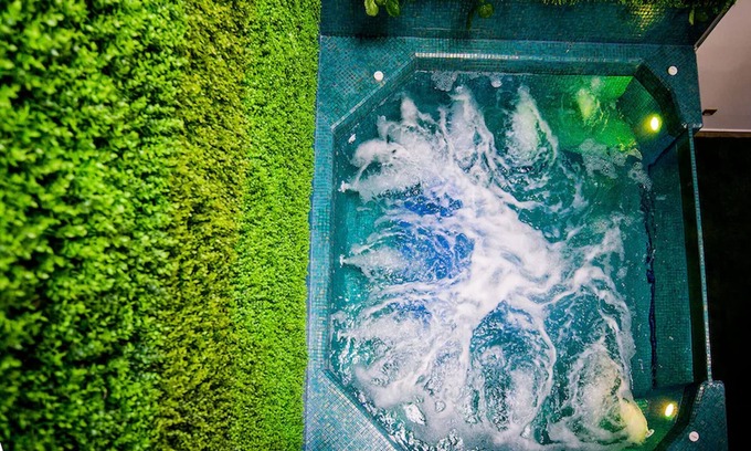 El Poblado Villa | Park Lleras 11br Pool Jacuzzi